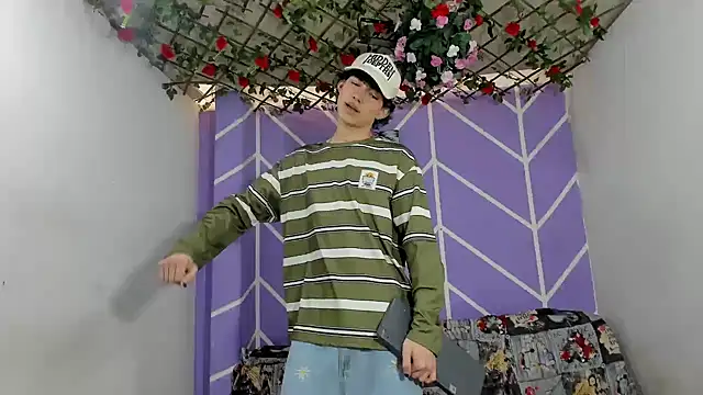 Snapshot of nexusboyhot chatting on 10/04/25, 07:23 nexusboyhot online show from 10/04/25, 07:23