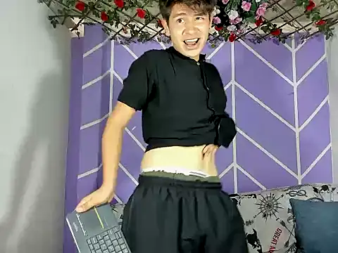 Snapshot of nexusboyhot chatting on 12/17/25, 02:45 nexusboyhot online show from 12/17/25, 02:45