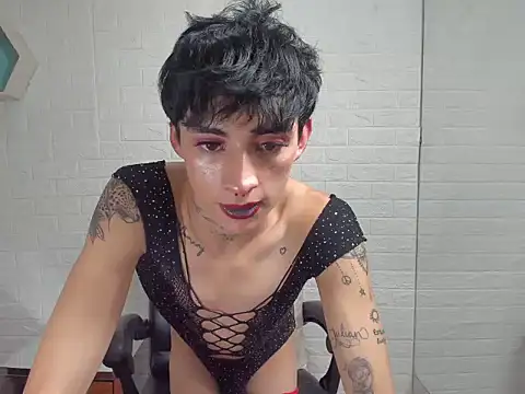 Snapshot of Mila_Leon chatting on 10/01/25, 03:34 Mila Leon online show from 10/01/25, 03:34