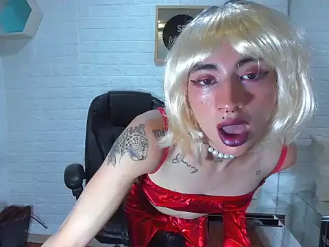 Snapshot of Mila_Leon chatting on 10/03/25, 04:20 Mila Leon online show from 10/03/25, 04:20