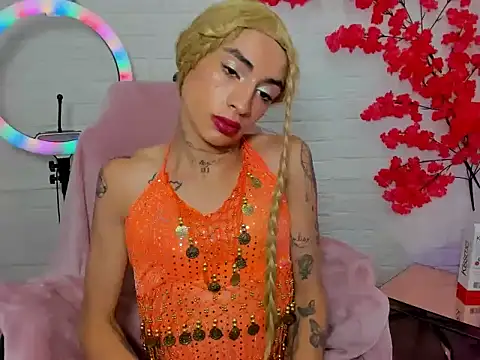 Snapshot of Mila_Leon chatting on 10/18/25, 03:09 Mila Leon online show from 10/18/25, 03:09