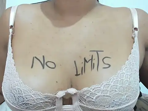 Valentinahot7 online show from 10/15/25, 03:23