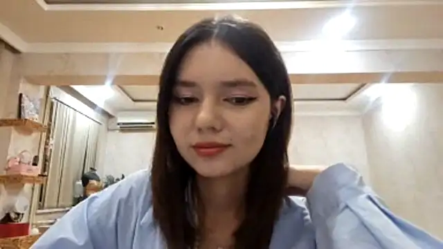 ImogeneMalinconico online show from 10/28/25, 07:27