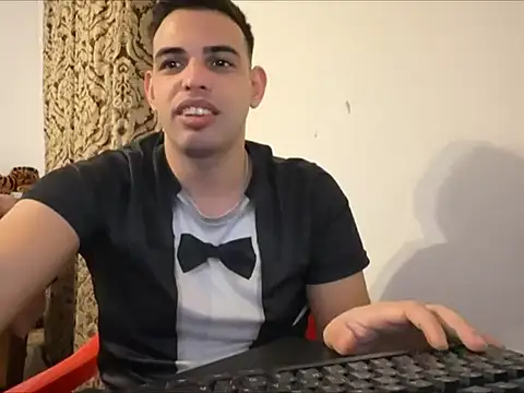 Snapshot of _Djonson_ chatting on 10/01/25, 06:25 Djonson online show from 10/01/25, 06:25