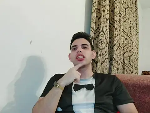 Snapshot of _Djonson_ chatting on 10/12/25, 04:28 Djonson online show from 10/12/25, 04:28