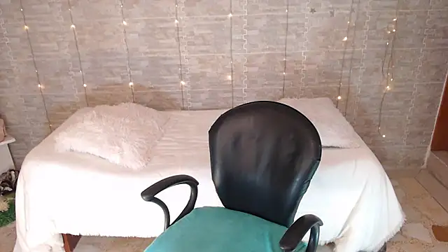 Snapshot of Sofia_granny chatting on 04/12/26, 03:00 Sofia granny online show from 04/12/26, 03:00