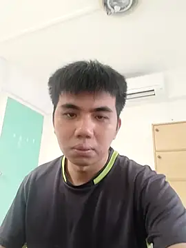 Snapshot of henry9933 chatting on 10/12/25, 06:01 henry9933 online show from 10/12/25, 06:01