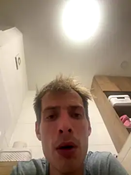 hot97411 online show from 10/22/25, 04:02