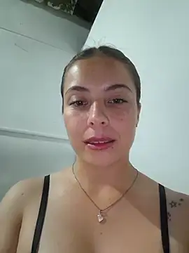 EmmaValencia  online show from 05/09/26, 09:14