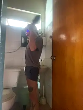 Snapshot of monroedelrey chatting on 09/29/25, 04:23 monroedelrey online show from 09/29/25, 04:23