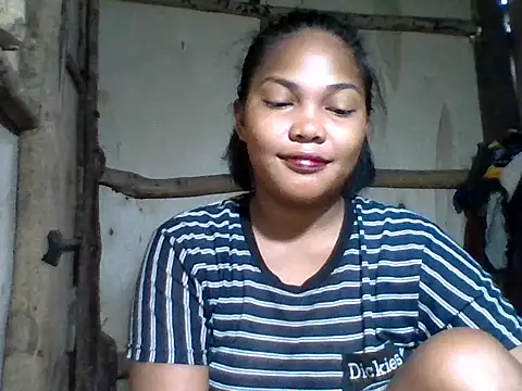 Snapshot of sweetlexypinay19 chatting on 05/06/26, 11:21 sweetlexypinay19 online show from 05/06/26, 11:21
