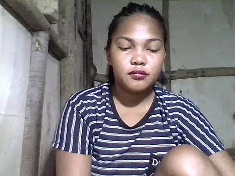 Snapshot of sweetlexypinay19 chatting on 05/13/26, 09:44 sweetlexypinay19 online show from 05/13/26, 09:44
