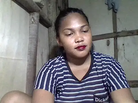 Snapshot of sweetlexypinay19 chatting on 06/03/26, 02:33 sweetlexypinay19 online show from 06/03/26, 02:33