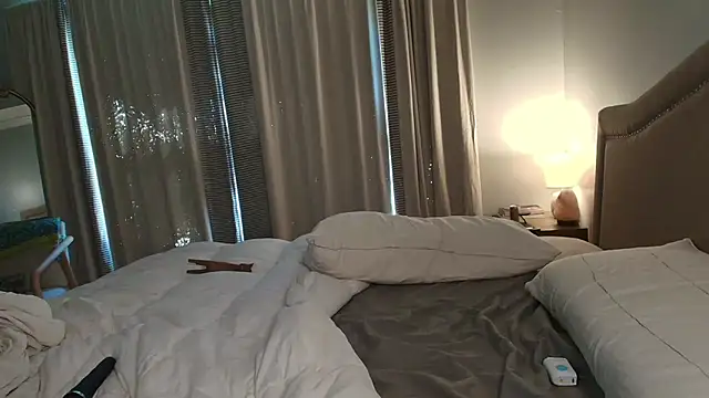 ClaireZX online show from 10/14/25, 07:58