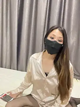 Snapshot of aska1986 chatting on 11/17/25, 04:24 aska1986 online show from 11/17/25, 04:24