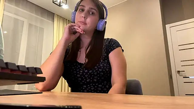 RoseRossi online show from 09/30/25, 10:09