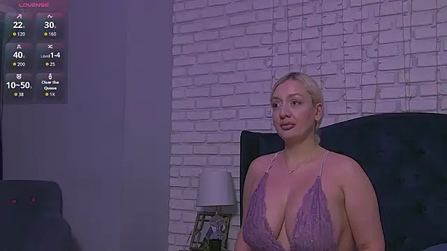 Snapshot of AnastassiaHills chatting on 10/02/25, 12:01 AnastassiaHills online show from 10/02/25, 12:01