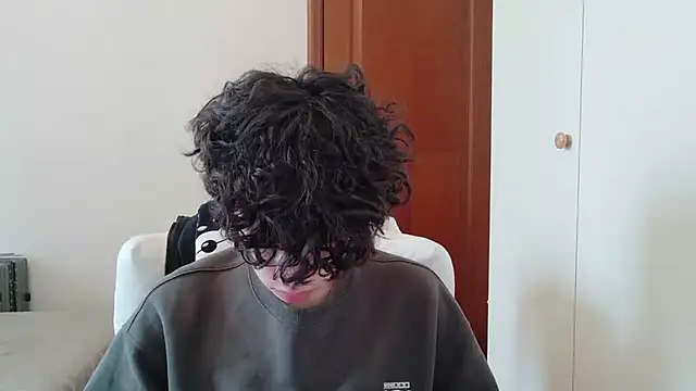 hangzi-0011 online show from 10/12/25, 08:02