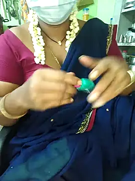 Snapshot of Tamilselviroja- chatting on 10/31/25, 04:08 Tamilselviroja- online show from 10/31/25, 04:08