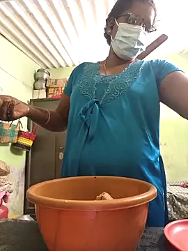 Snapshot of Tamilselviroja- chatting on 11/04/25, 03:44 Tamilselviroja- online show from 11/04/25, 03:44