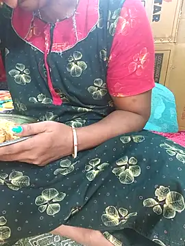 Snapshot of Tamilselviroja- chatting on 11/11/25, 03:56 Tamilselviroja- online show from 11/11/25, 03:56