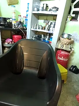 Snapshot of Tamilselviroja- chatting on 11/12/25, 03:45 Tamilselviroja- online show from 11/12/25, 03:45