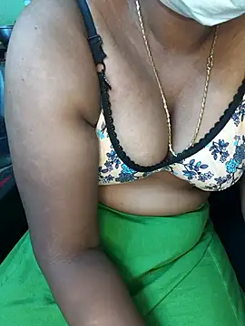 Snapshot of Tamilselviroja- chatting on 11/16/25, 03:50 Tamilselviroja- online show from 11/16/25, 03:50