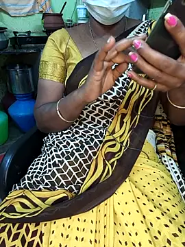 Snapshot of Tamilselviroja- chatting on 11/29/25, 03:48 Tamilselviroja- online show from 11/29/25, 03:48