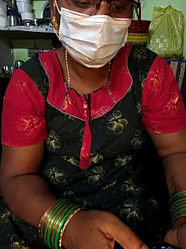 Snapshot of Tamilselviroja- chatting on 02/20/26, 02:39 Tamilselviroja- online show from 02/20/26, 02:39