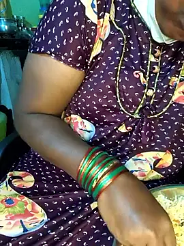 Snapshot of Tamilselviroja- chatting on 02/25/26, 01:54 Tamilselviroja- online show from 02/25/26, 01:54