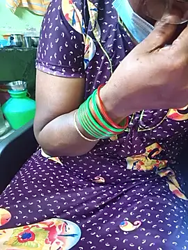 Snapshot of Tamilselviroja- chatting on 04/01/26, 03:42 Tamilselviroja- online show from 04/01/26, 03:42