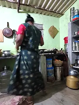 Snapshot of Tamilselviroja- chatting on 04/02/26, 02:47 Tamilselviroja- online show from 04/02/26, 02:47