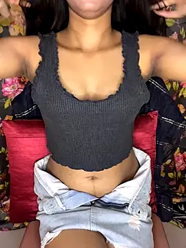 pooja-cam1 online show from 12/03/25, 07:01