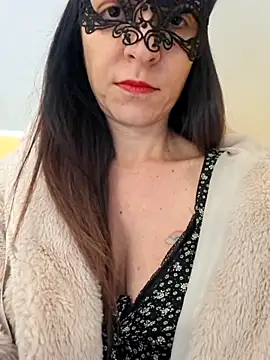 Snapshot of SonoSoloTua chatting on 11/25/25, 09:42 SonoSoloTua online show from 11/25/25, 09:42