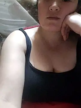 Snapshot of linhmiucute chatting on 11/06/25, 12:28 linhmiucute online show from 11/06/25, 12:28