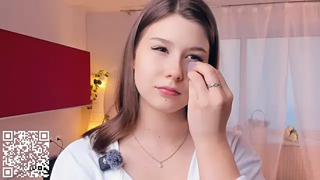 Snapshot of MondoNeko chatting on 10/23/25, 07:18 MondoNeko online show from 10/23/25, 07:18