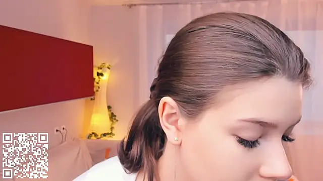 Snapshot of MondoNeko chatting on 10/24/25, 07:05 MondoNeko online show from 10/24/25, 07:05