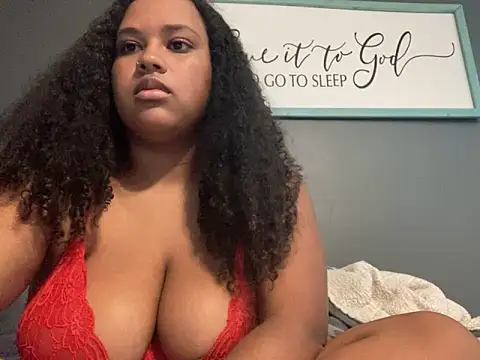 Snapshot of nicolette356 chatting on 10/20/25, 11:38 nicolette356 online show from 10/20/25, 11:38