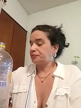 Snapshot of MoritaSalvaj chatting on 10/05/25, 02:32 MoritaSalvaj online show from 10/05/25, 02:32
