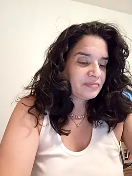 Snapshot of MoritaSalvaj chatting on 10/17/25, 10:34 MoritaSalvaj online show from 10/17/25, 10:34
