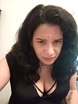 Snapshot of MoritaSalvaj chatting on 10/20/25, 01:50 MoritaSalvaj online show from 10/20/25, 01:50