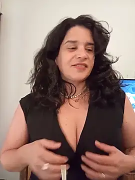 Snapshot of MoritaSalvaj chatting on 10/21/25, 05:02 MoritaSalvaj online show from 10/21/25, 05:02