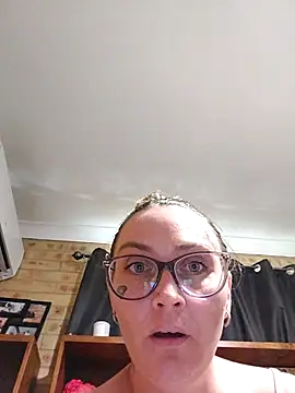 Snapshot of Sinful_Kait_XX chatting on 11/05/25, 05:07 Sinful Kait XX online show from 11/05/25, 05:07