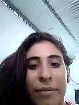 Snapshot of Brenda123- chatting on 10/17/25, 07:05 Brenda123- online show from 10/17/25, 07:05