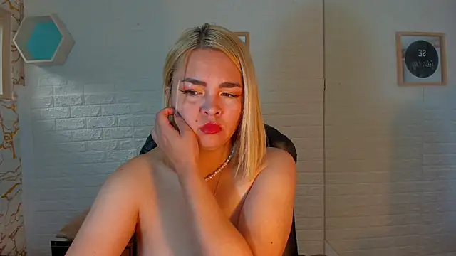 Eily Blunts online show from 10/19/25, 12:50