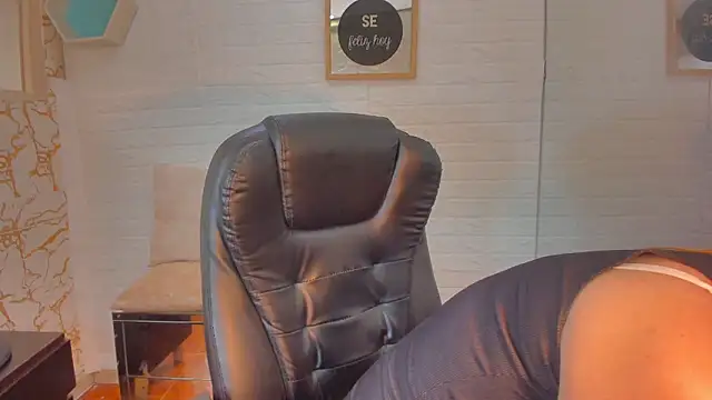 Eily Blunts online show from 10/22/25, 07:35