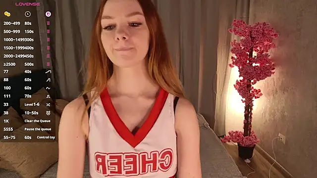 Snapshot of Amanda_Cherry chatting on 10/15/25, 02:06 Amanda Cherry online show from 10/15/25, 02:06