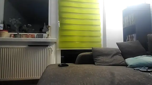 stivi2526 online show from 10/03/25, 06:38