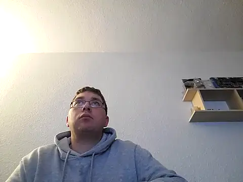 Snapshot of stivi2526 chatting on 11/25/25, 10:43 stivi2526 online show from 11/25/25, 10:43