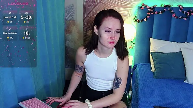 Snapshot of Kendal_foxy chatting on 10/21/25, 05:35 Kendal foxy online show from 10/21/25, 05:35